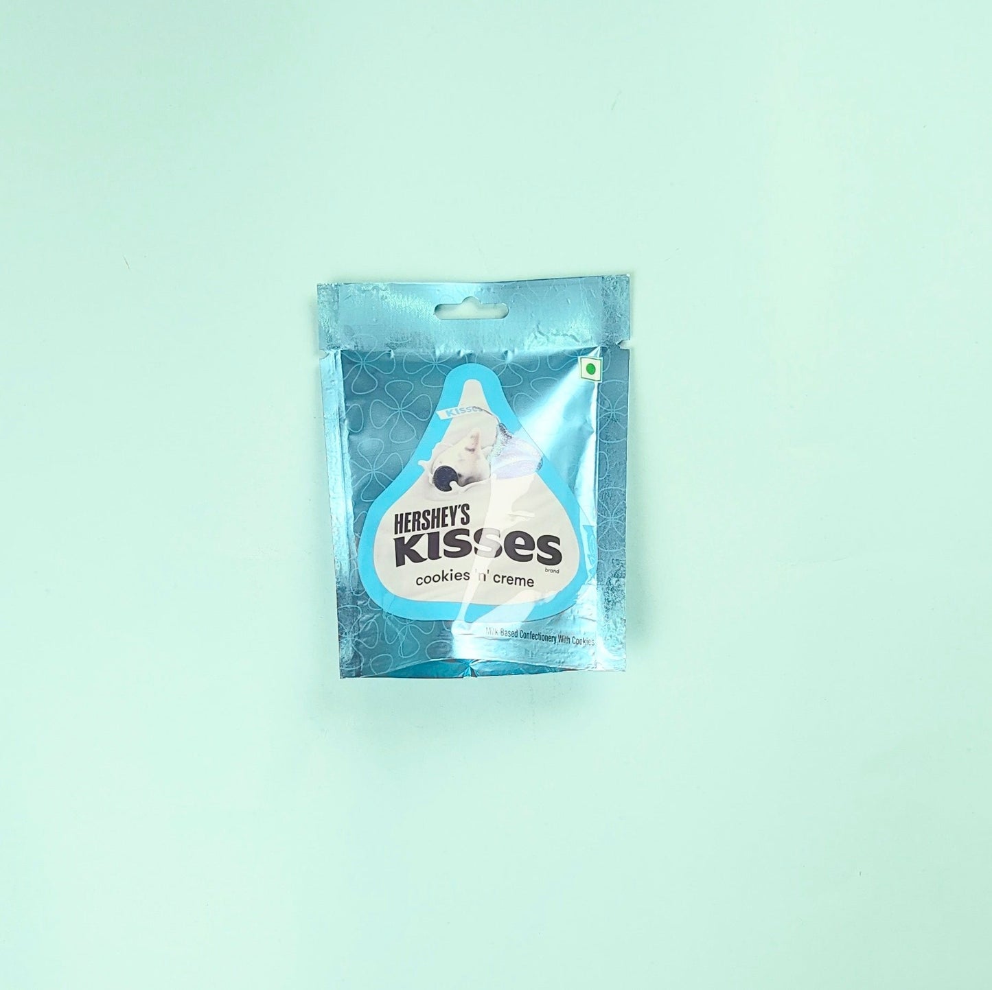 HERSHEY'S KISSES COOKIES N CREAM