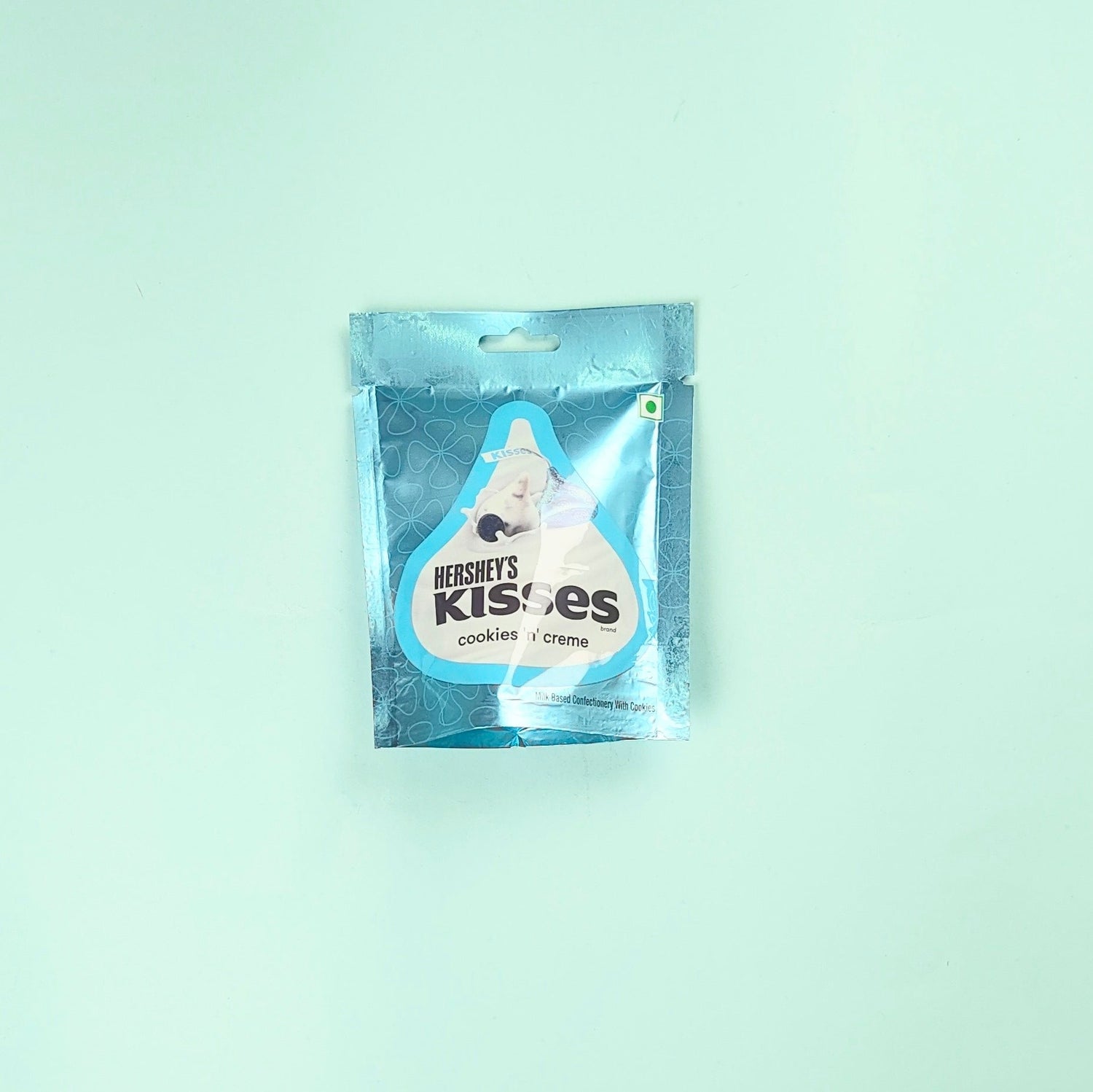 HERSHEY'S KISSES COOKIES N CREAM