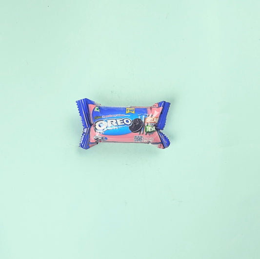 CADBURY STRAWBERRY CREME OREO